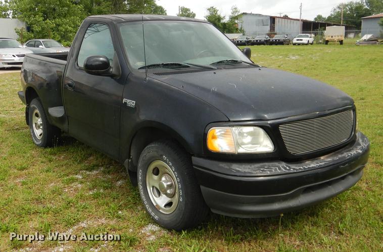 image for item DE3973 2003 Ford F150 pickup truck