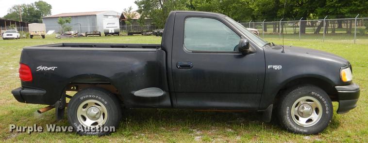 image for item DE3973 2003 Ford F150 pickup truck