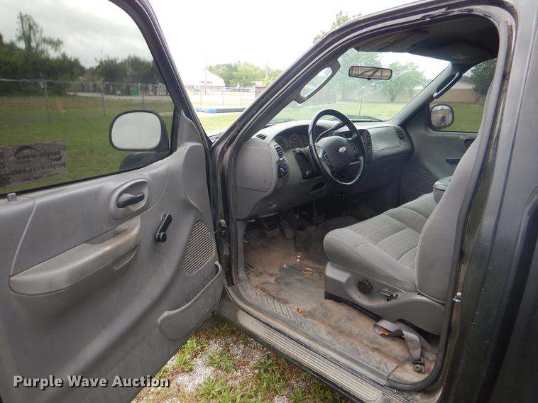 image for item DE3973 2003 Ford F150 pickup truck