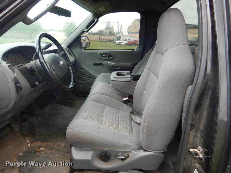 image for item DE3973 2003 Ford F150 pickup truck