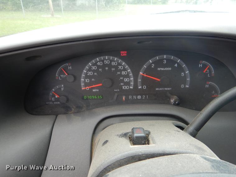 image for item DE3973 2003 Ford F150 pickup truck