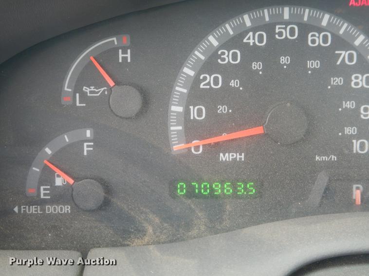 image for item DE3973 2003 Ford F150 pickup truck