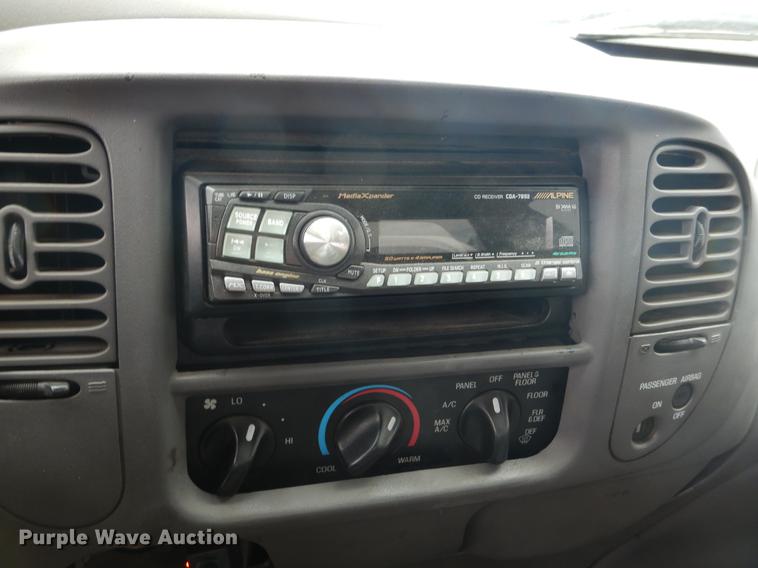 image for item DE3973 2003 Ford F150 pickup truck