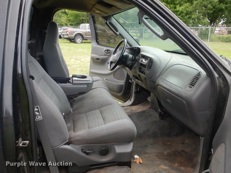 image for item DE3973 2003 Ford F150 pickup truck