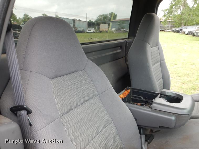 image for item DE3973 2003 Ford F150 pickup truck