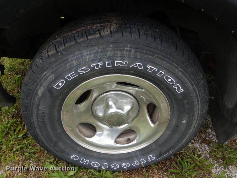 image for item DE3973 2003 Ford F150 pickup truck