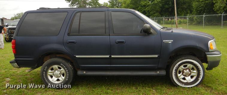 image for item DE3975 1999 Ford Expedition XLT SUV