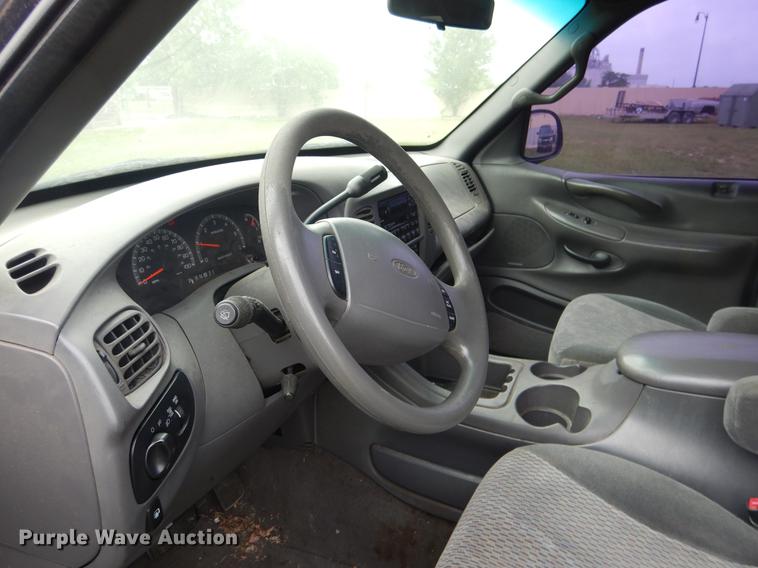 image for item DE3975 1999 Ford Expedition XLT SUV