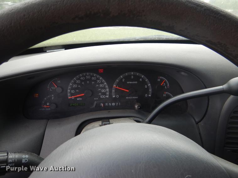 image for item DE3975 1999 Ford Expedition XLT SUV