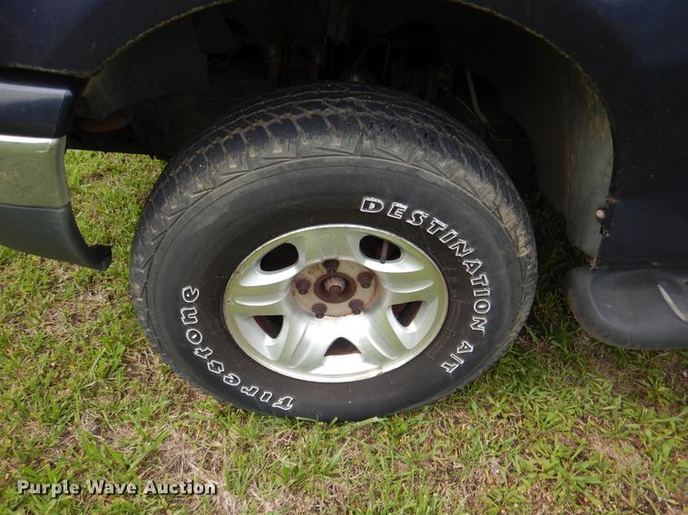 image for item DE3975 1999 Ford Expedition XLT SUV