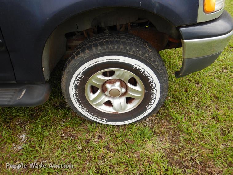 image for item DE3975 1999 Ford Expedition XLT SUV