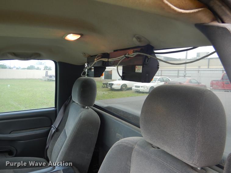 image for item DE3976 2004 Chevrolet Silverado 1500 pickup truck