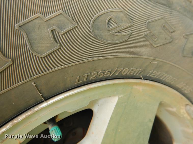 image for item DE3976 2004 Chevrolet Silverado 1500 pickup truck