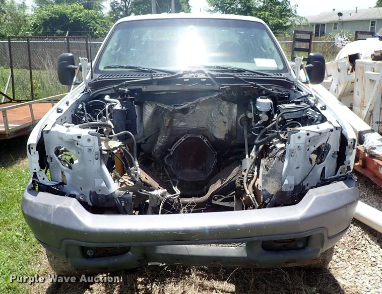 image for item DE5389 2003 Ford F350 Super Duty Crew Cab pickup truck