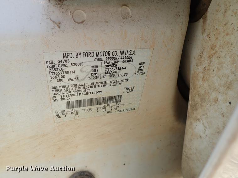 image for item DE5389 2003 Ford F350 Super Duty Crew Cab pickup truck