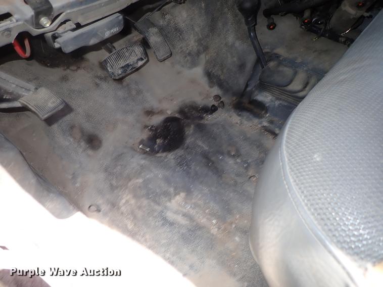 image for item DE5389 2003 Ford F350 Super Duty Crew Cab pickup truck