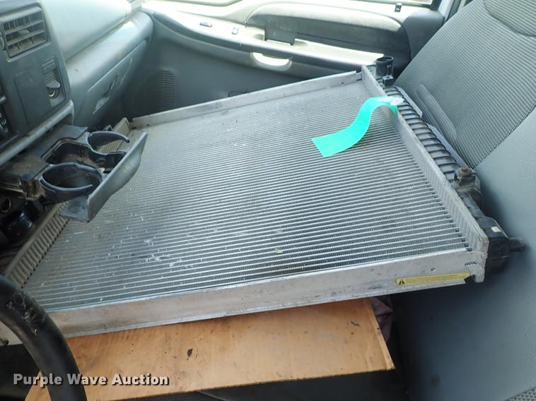 image for item DE5389 2003 Ford F350 Super Duty Crew Cab pickup truck