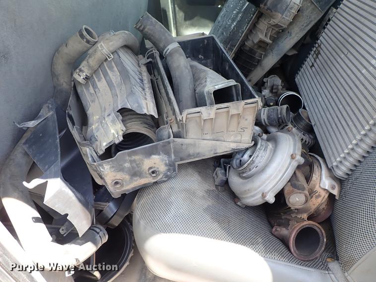 image for item DE5389 2003 Ford F350 Super Duty Crew Cab pickup truck