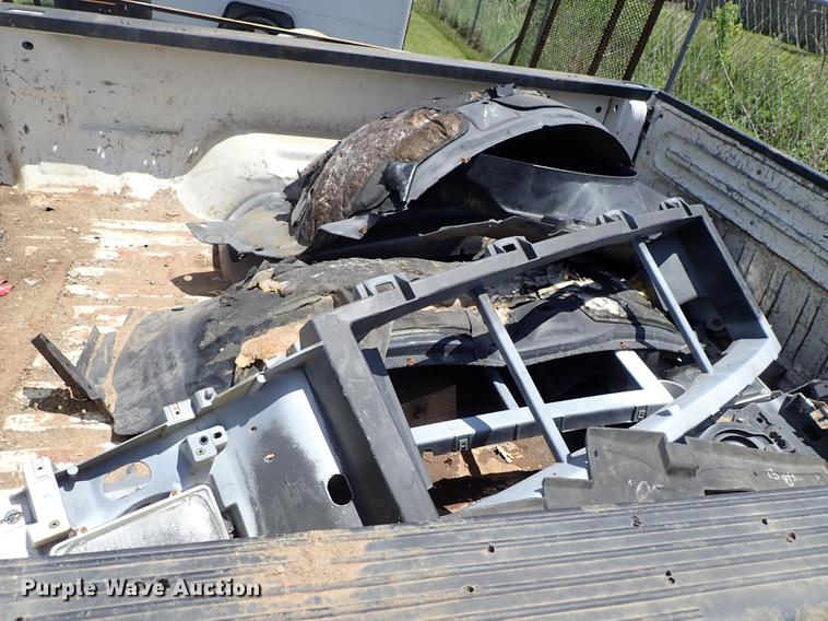 image for item DE5389 2003 Ford F350 Super Duty Crew Cab pickup truck