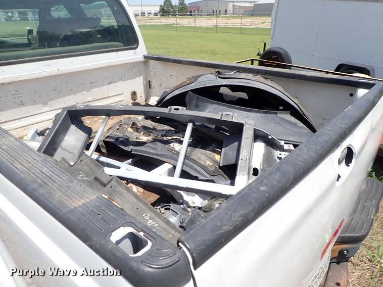 image for item DE5389 2003 Ford F350 Super Duty Crew Cab pickup truck
