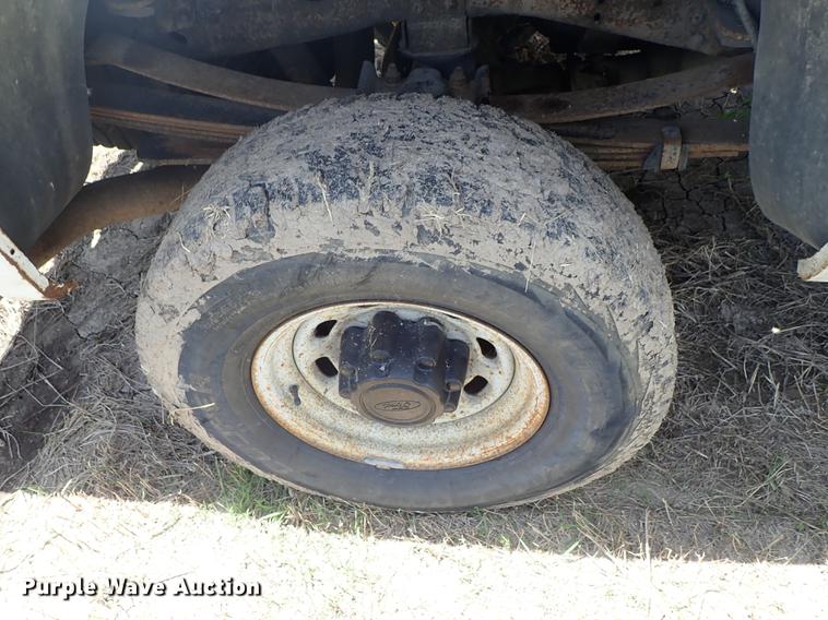 image for item DE5389 2003 Ford F350 Super Duty Crew Cab pickup truck