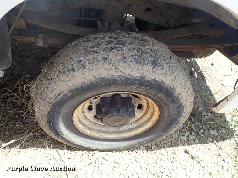 image for item DE5389 2003 Ford F350 Super Duty Crew Cab pickup truck