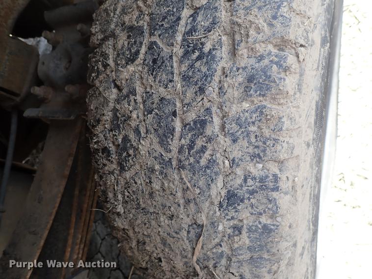 image for item DE5389 2003 Ford F350 Super Duty Crew Cab pickup truck