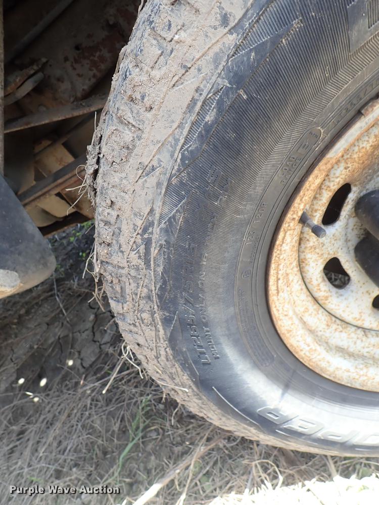 image for item DE5389 2003 Ford F350 Super Duty Crew Cab pickup truck