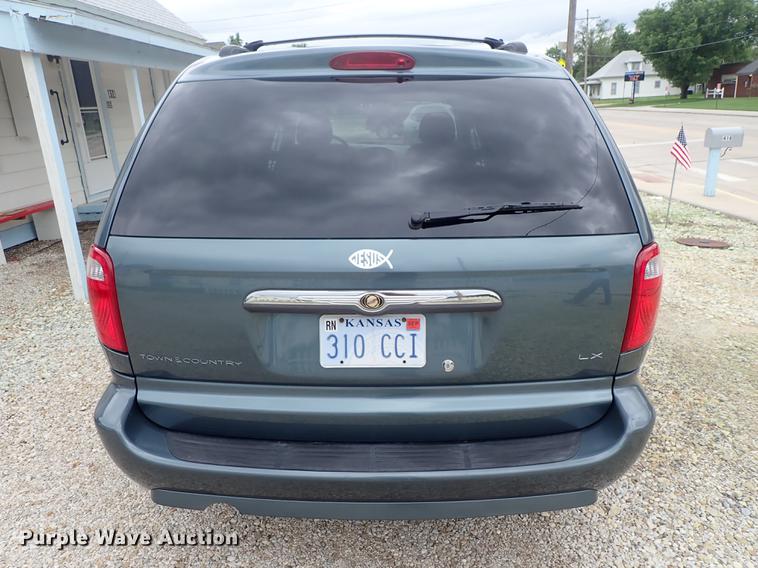 image for item DE5396 2007 Chrysler Town & Country van