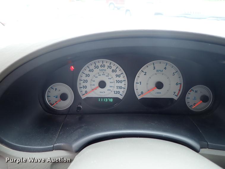 image for item DE5396 2007 Chrysler Town & Country van