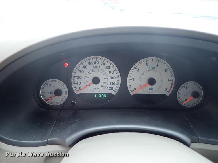 image for item DE5396 2007 Chrysler Town & Country van