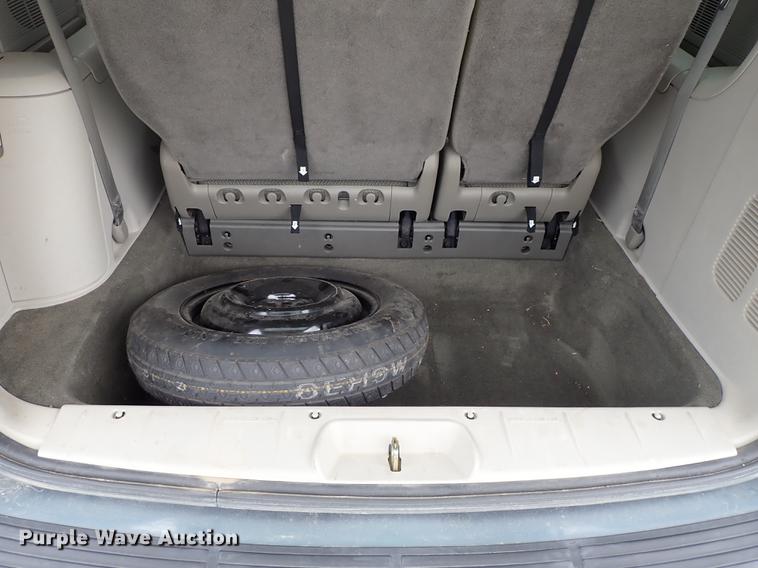 image for item DE5396 2007 Chrysler Town & Country van