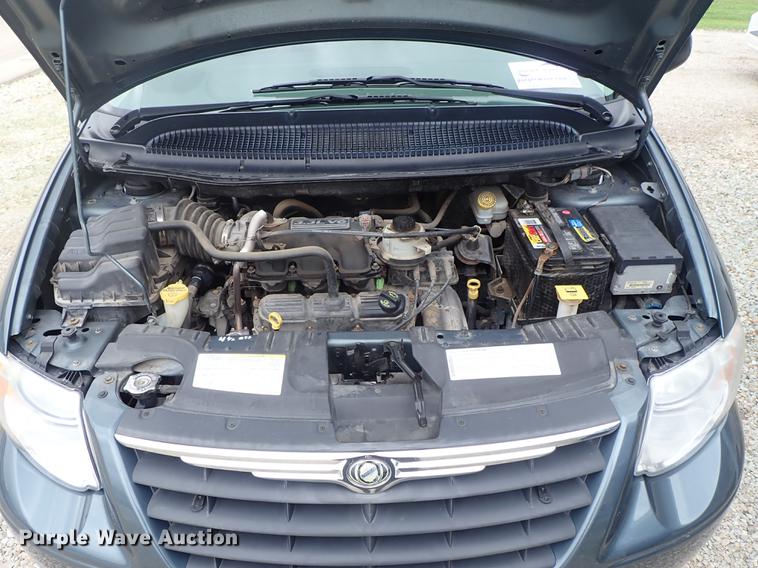 image for item DE5396 2007 Chrysler Town & Country van