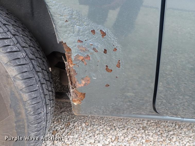 image for item DE5396 2007 Chrysler Town & Country van