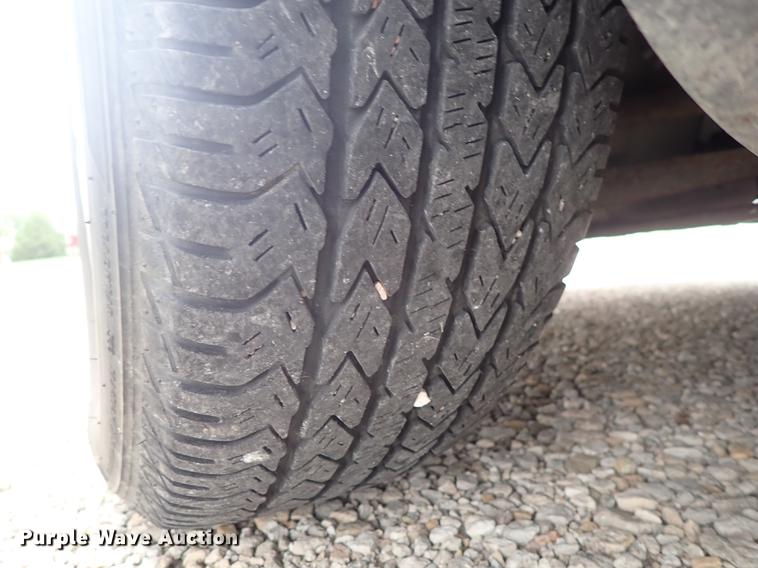 image for item DE5396 2007 Chrysler Town & Country van