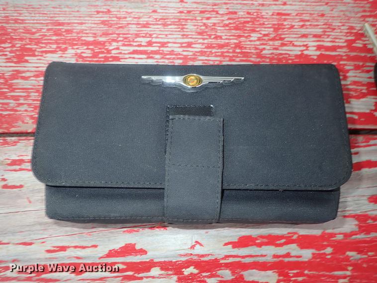 image for item DE5396 2007 Chrysler Town & Country van