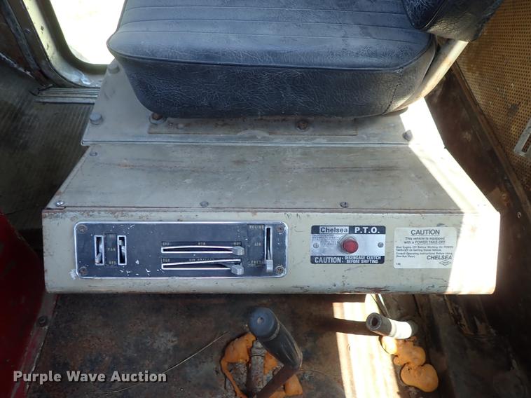 image for item DE5400 1974 International Paystar 5000 water truck
