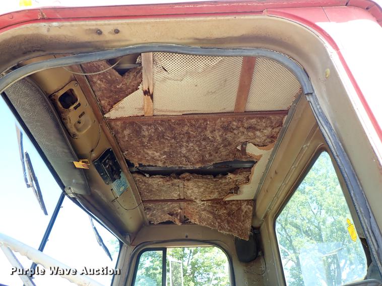 image for item DE5400 1974 International Paystar 5000 water truck