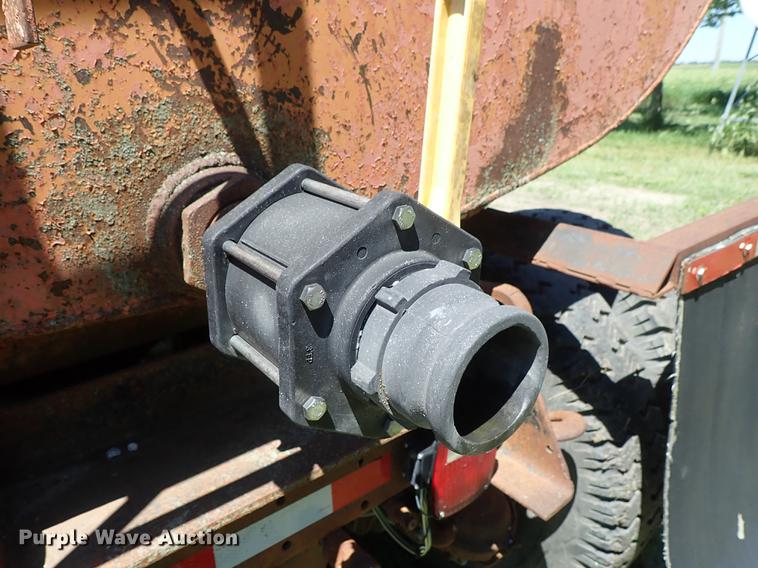 image for item DE5400 1974 International Paystar 5000 water truck