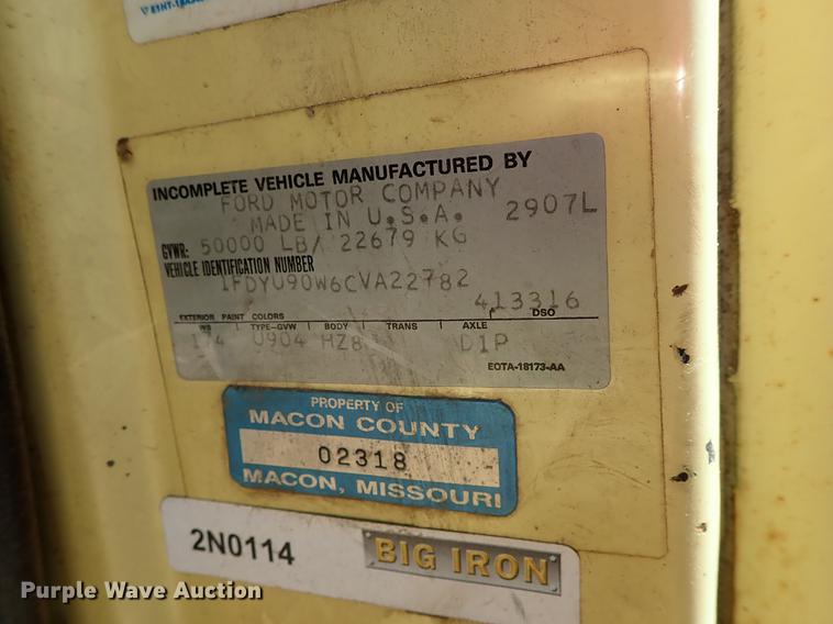 image for item DE5401 1982 Ford LT9000 semi truck