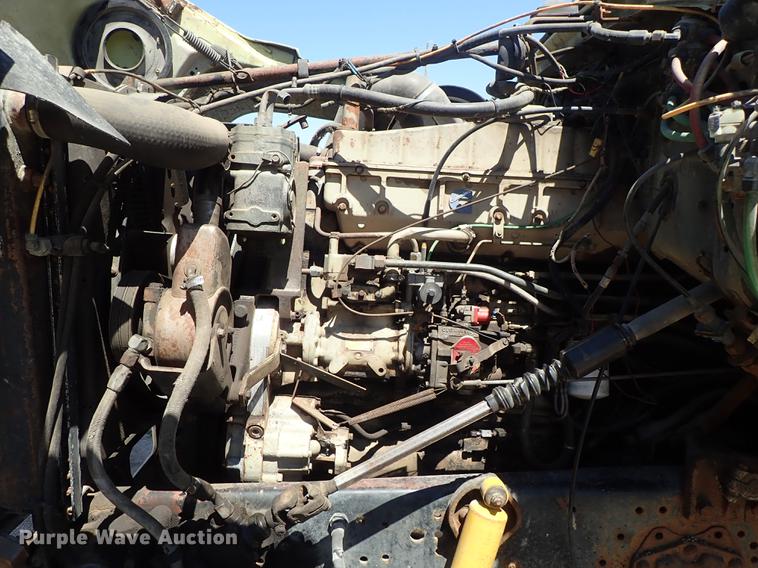 image for item DE5401 1982 Ford LT9000 semi truck