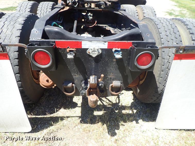 image for item DE5401 1982 Ford LT9000 semi truck