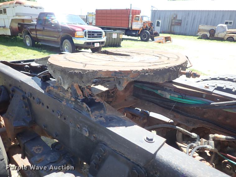 image for item DE5401 1982 Ford LT9000 semi truck