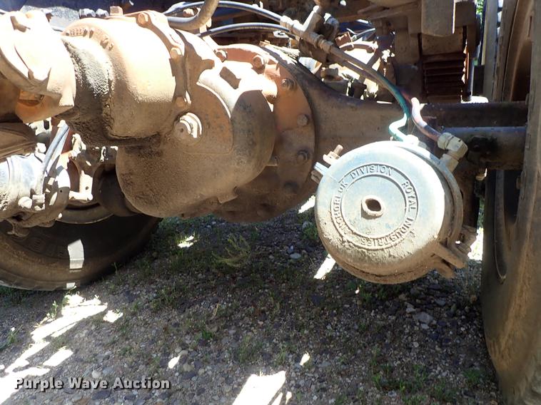 image for item DE5401 1982 Ford LT9000 semi truck