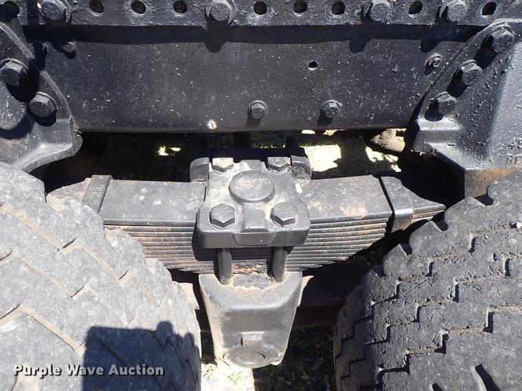 image for item DE5401 1982 Ford LT9000 semi truck