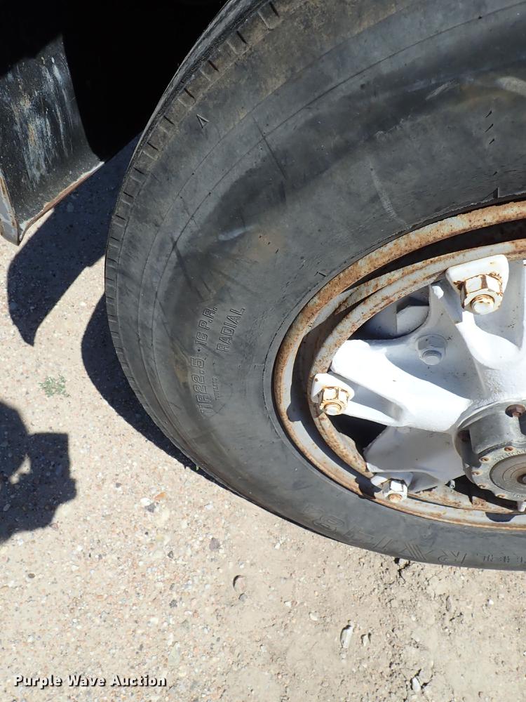 image for item DE5401 1982 Ford LT9000 semi truck