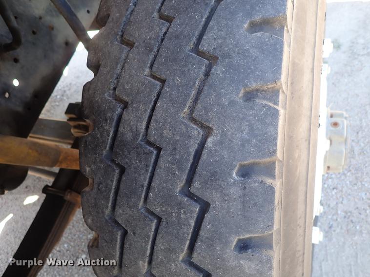 image for item DE5401 1982 Ford LT9000 semi truck