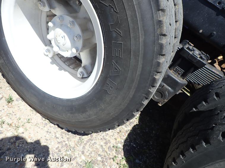 image for item DE5401 1982 Ford LT9000 semi truck