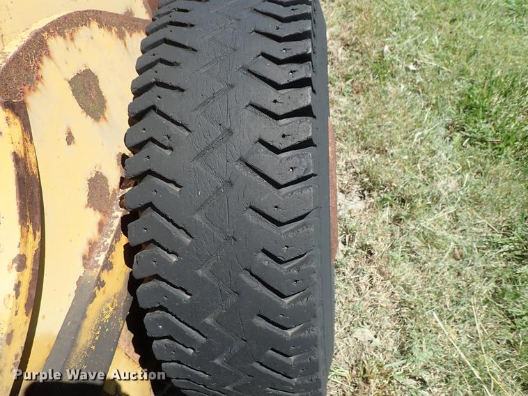 image for item DE5402 International H-25B Payloader wheel loader