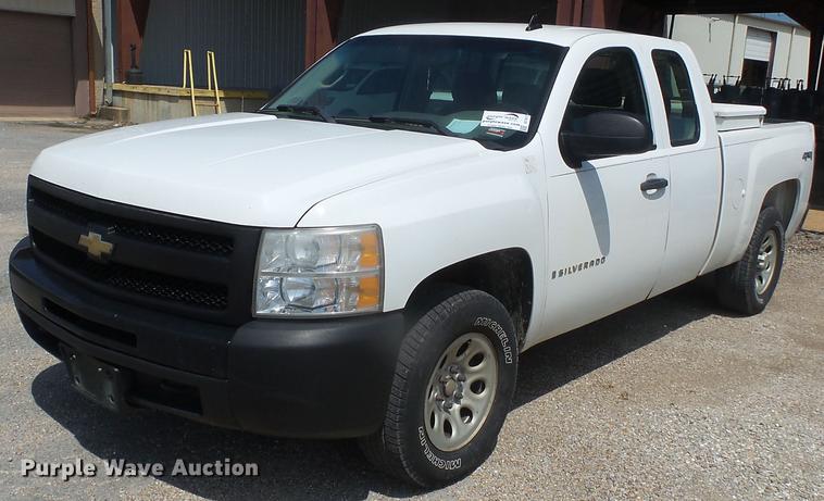 image for item DE7811 2009 Chevrolet Silverado 1500 Ext. Cab pickup truck